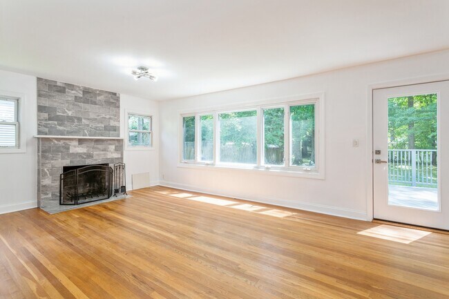 Building Photo - 62 Buff Rd