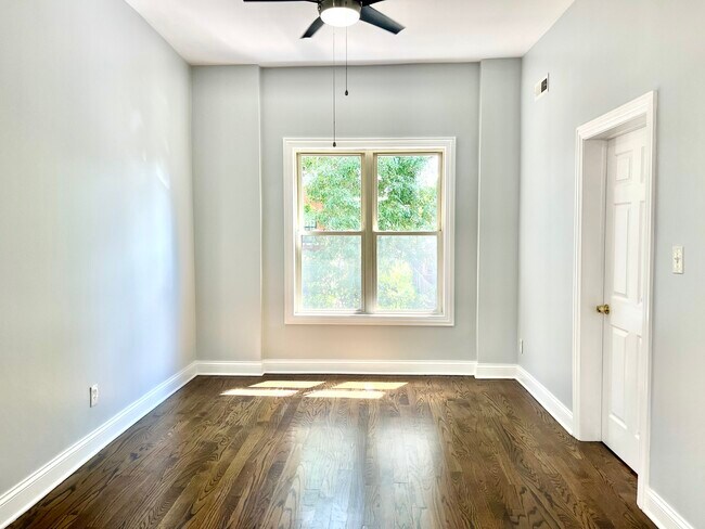 Building Photo - 3434 W Le Moyne St