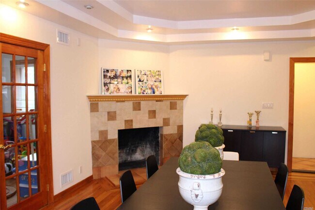 Building Photo - 353 Woodmere Blvd