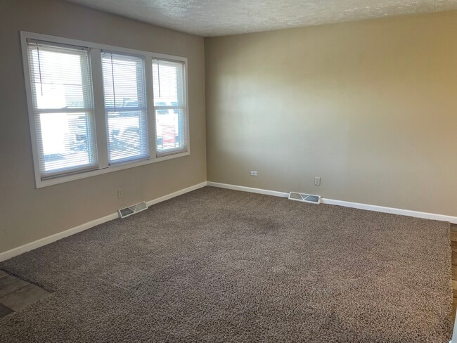 Building Photo - 211 N Calhoun St