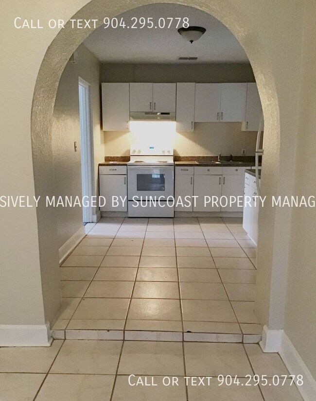 Building Photo - Wonderful Home on the Northside Near the R...