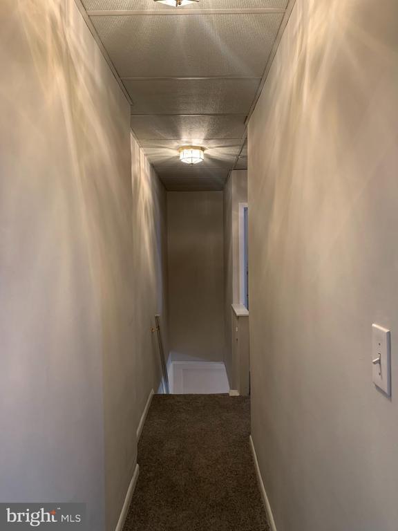 Building Photo - 2711 E Somerset St