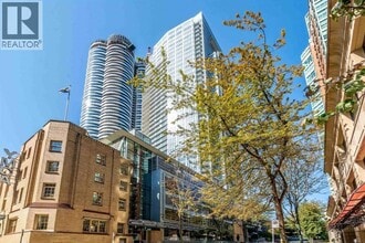 Building Photo - 1028-1028 Barclay St