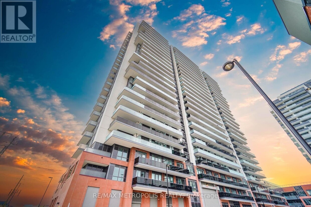 Photo principale - 2545-2545 Simcoe St N