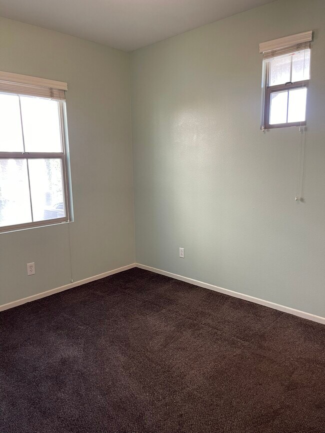 Dormitorio en la planta baja - 12447 Canal Dr