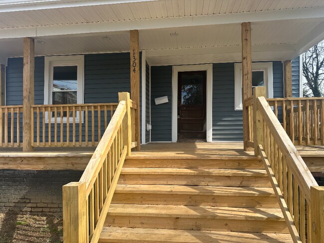 Foto del edificio - 1304 Floyd St