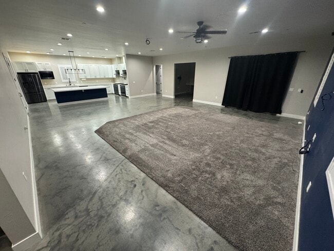Foto del edificio - 6111 Meisenheimer Ave