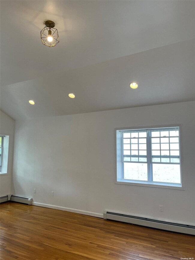 Building Photo - 82-81 88th Pl