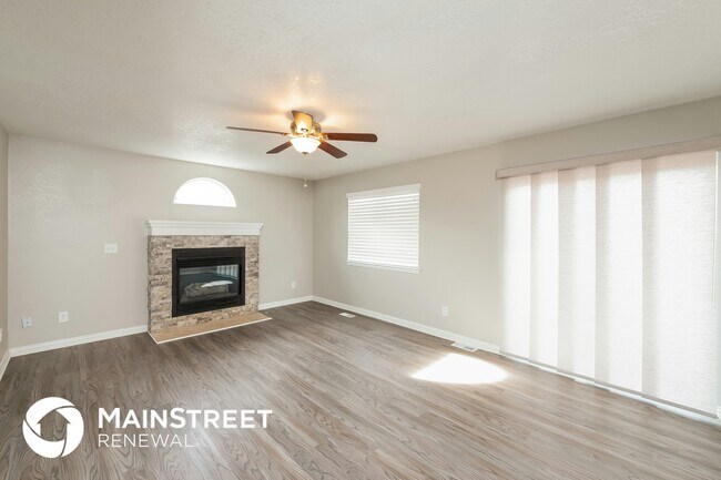 Building Photo - 18557 E Hamilton Dr