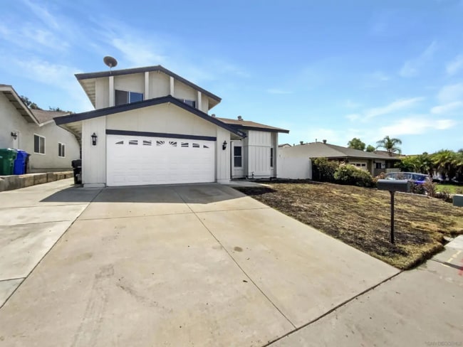Building Photo - 5989 Chaumont Dr