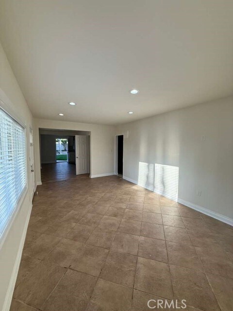 Foto del edificio - 6576 Lorena Ave