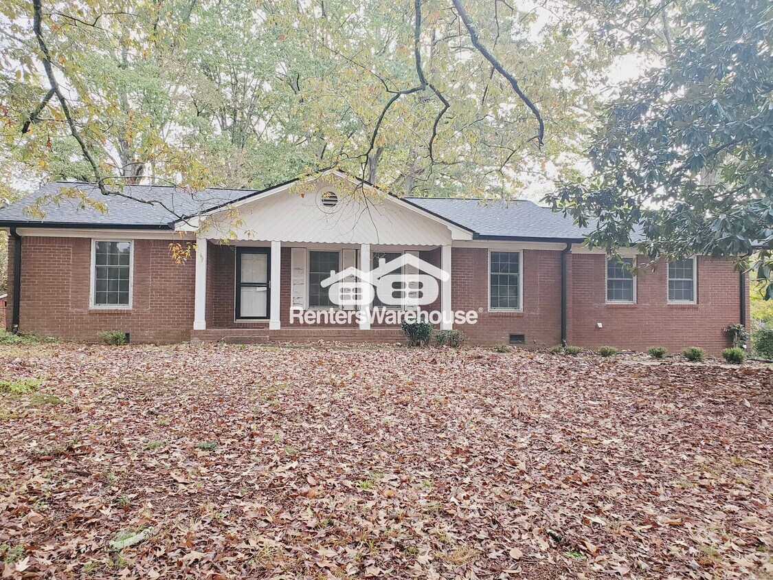 Primary Photo - 2020 Annette Ln SW