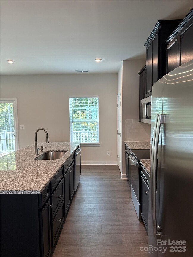 Foto del edificio - 422 Serenity Cir