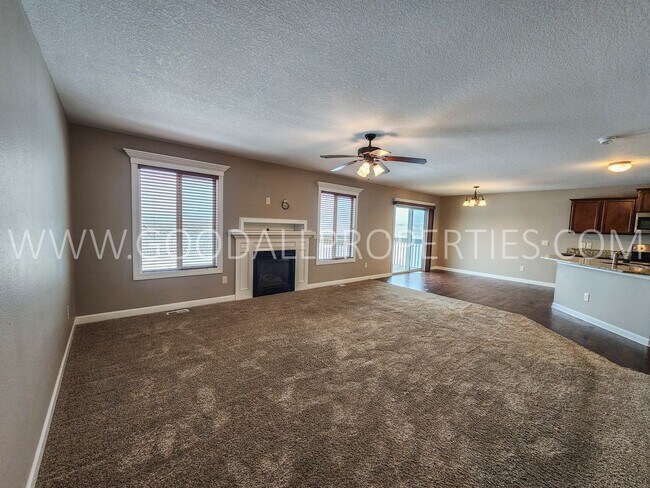 Foto del edificio - Beautifully renovated 3 Bedroom, 2.5 Bath ...