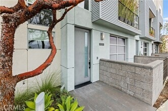 Building Photo - 1530 Greenwich Way