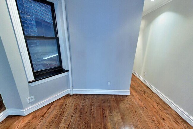 Foto del edificio - 219 E 23rd St