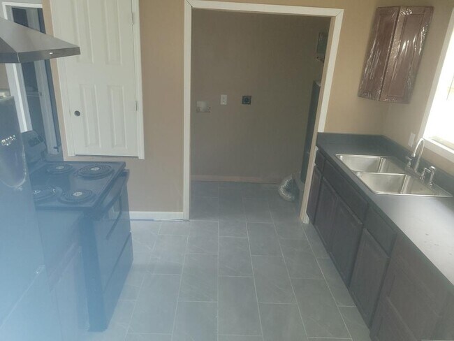 Foto del edificio - 14047 Partridge Ln