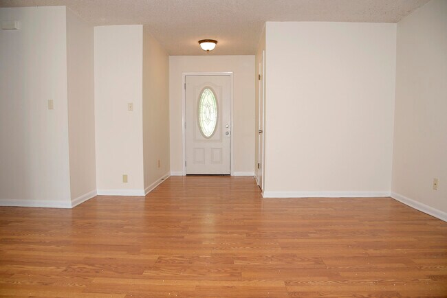 Foto del edificio - 436 Larkspur Ct