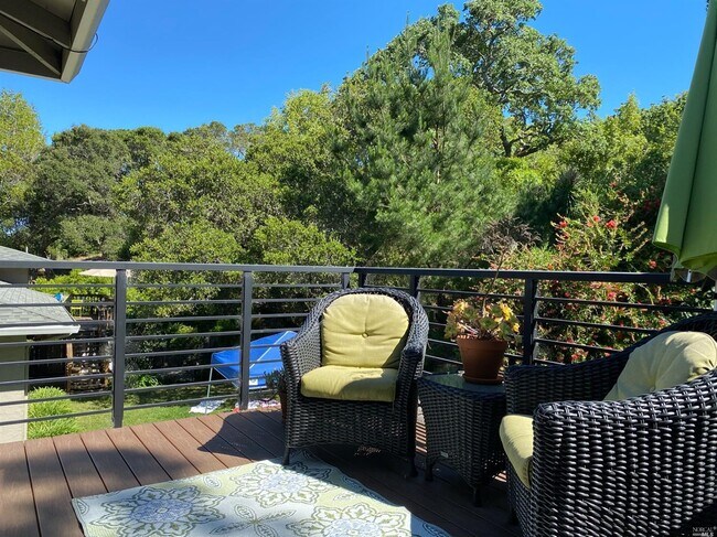 Building Photo - 111 Rollingwood Dr