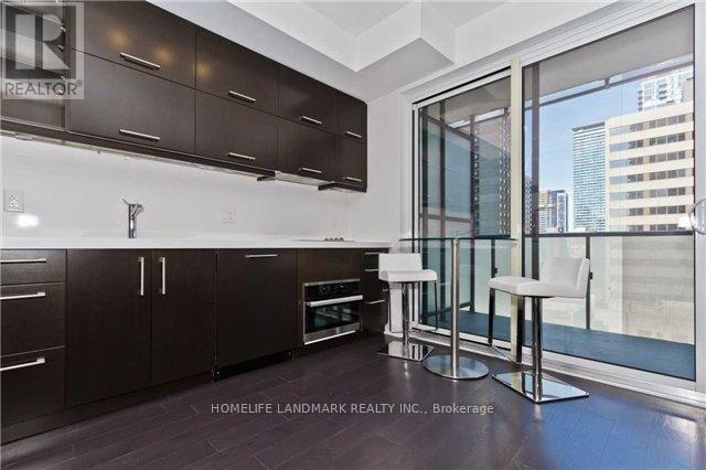 Building Photo - 2803-65-565 St Mary St