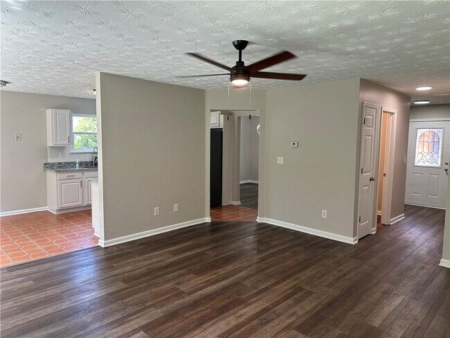 Foto del edificio - 3020 Arden Ridge Dr