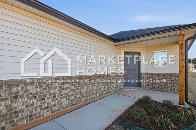 Photo - 800 NE 102nd Ter House