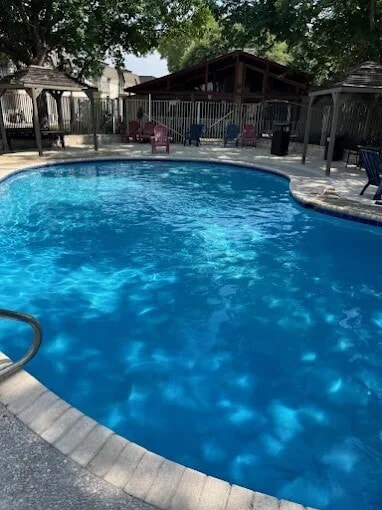 Foto del edificio - Camino Del Rey Apartments