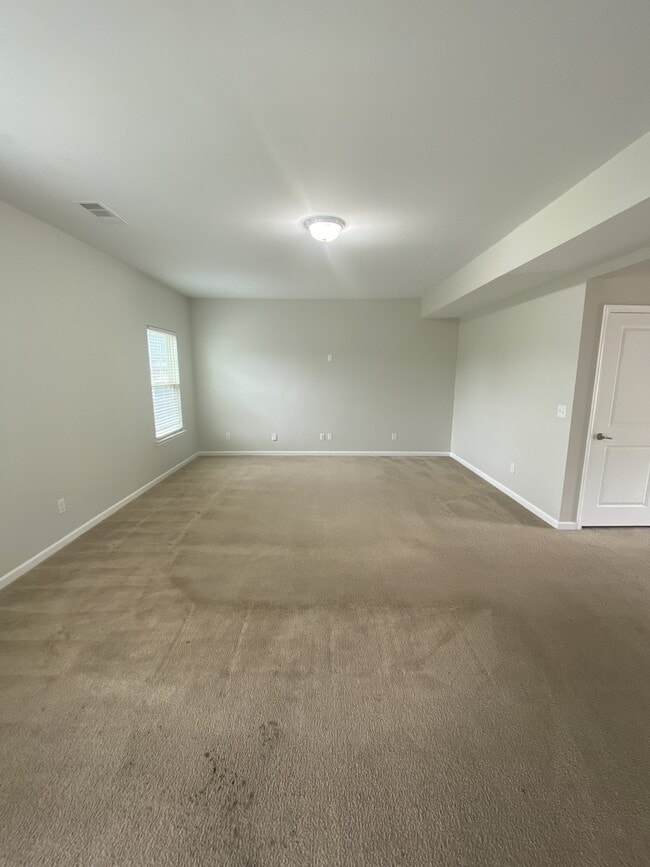 Building Photo - 475 Parmley Ln