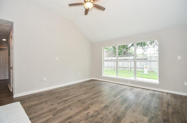 Building Photo - 2721 Carson Dr