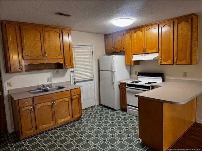 Foto del edificio - 2411 Oak St