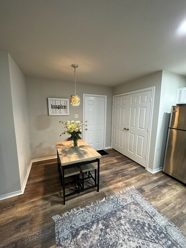 Building Photo - 11915 Metmora Ct