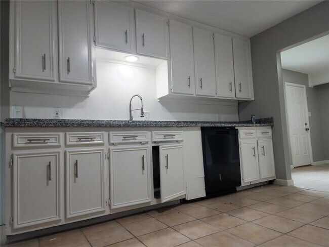 Building Photo - 7205 Heron Ln