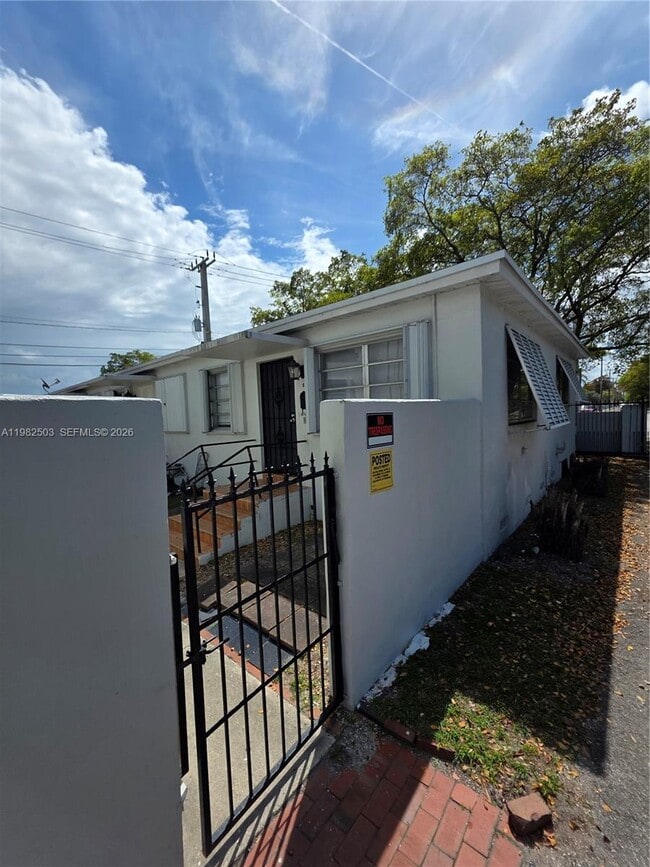 Building Photo - 57 Esplanade Dr