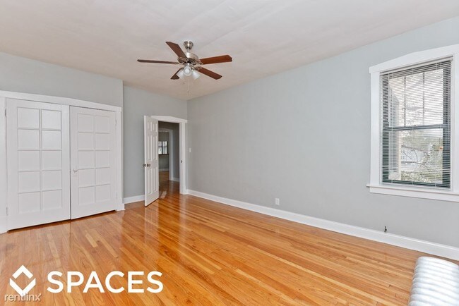 Foto del edificio - 3222 N Karlov Ave