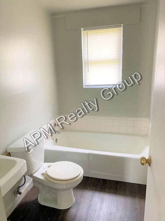 Foto del edificio - 3064 Beaumont Ave