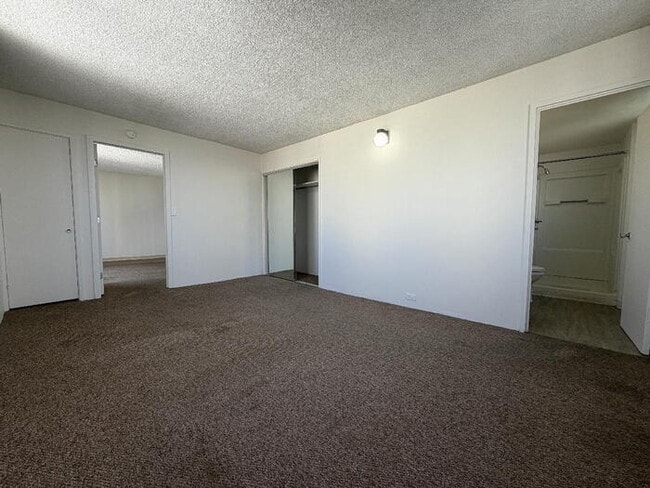 Building Photo - To register for the showing time below, note the 4 digit code: 4402 and click "APPLY NOW."(mobile...