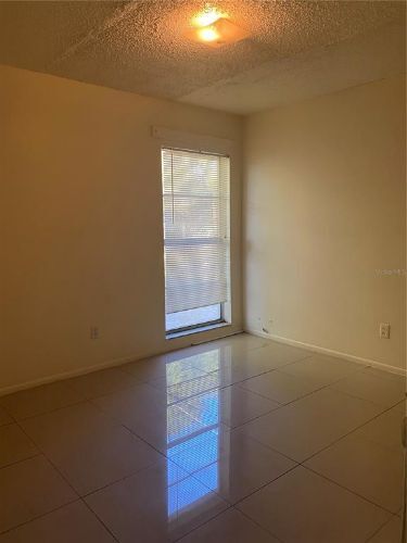 Building Photo - 9411 Goldenrod Rd