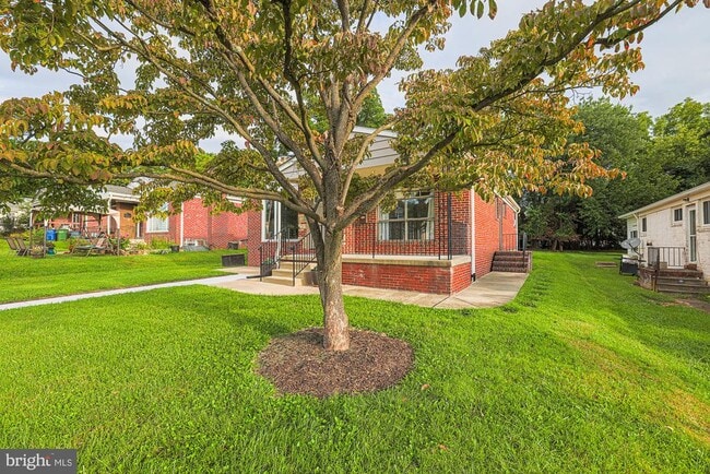 Building Photo - 2804 Hanson Ave