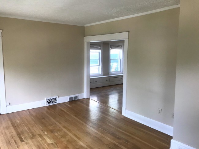 Foto del edificio - 1645-1647 Robinwood Ave