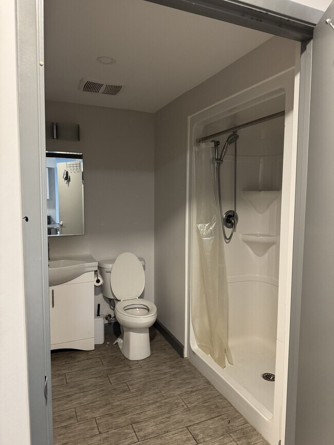 Photo du bâtiment - 258C-258C Sunview St