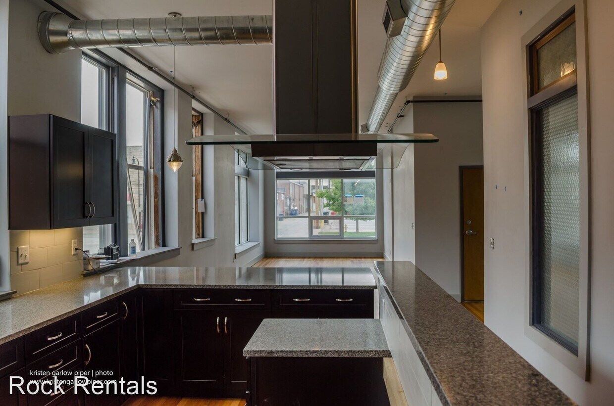 Foto principal - 14 W 1st Ave