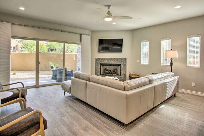 Foto del edificio - 6145 E Cave Creek Rd