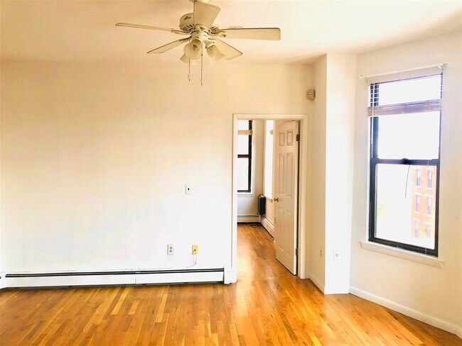Foto del edificio - 437 Jersey Ave