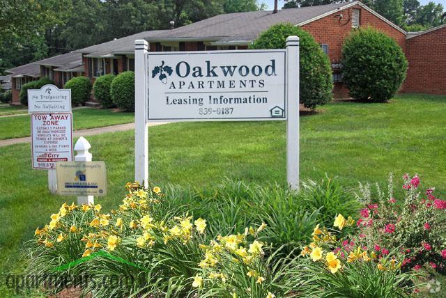 Primary Photo - Oakwood Apartments