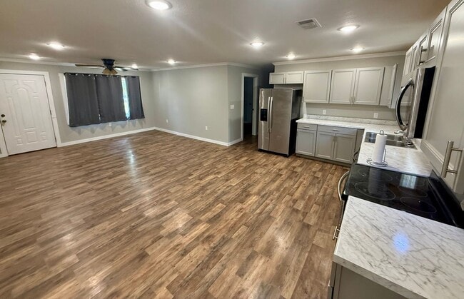 Building Photo - 3708 Fielder Dr