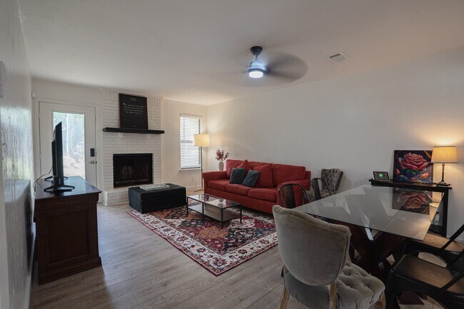 Building Photo - 2907 Woodrich Dr