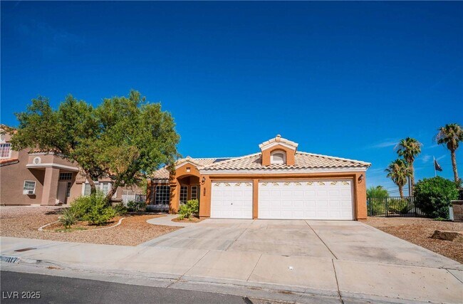 Foto del edificio - 8117 Creek Water Ln