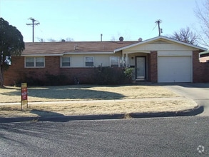 Building Photo - 4201 Summit Cir