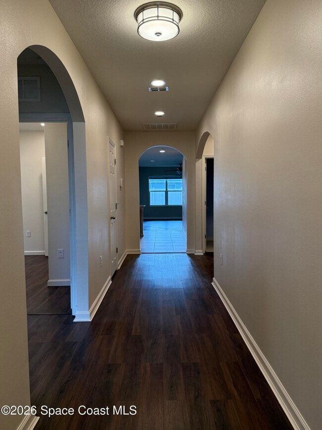 Building Photo - 1070 Swiss Pointe Ln