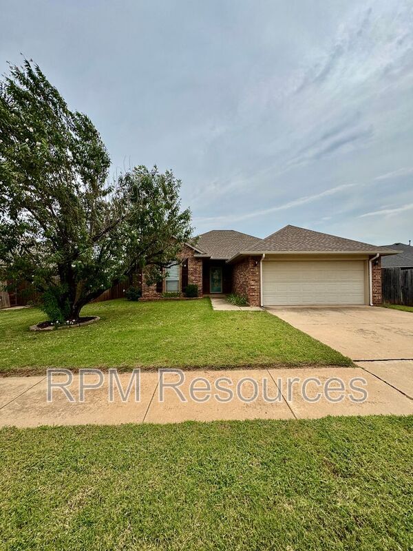 Building Photo - 916 Ethan Ln